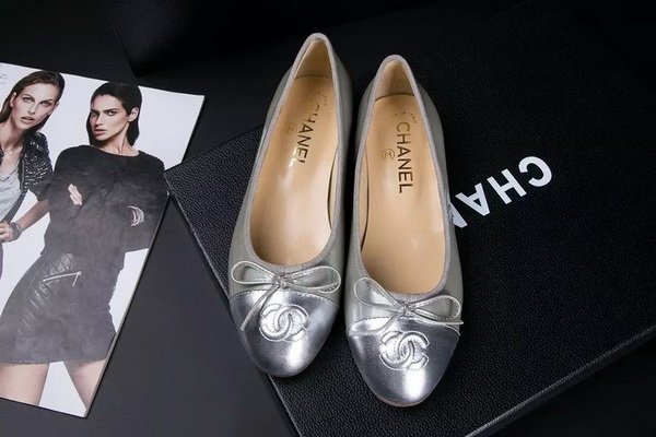 CHANEL Shallow mouth flat shoes Women--112